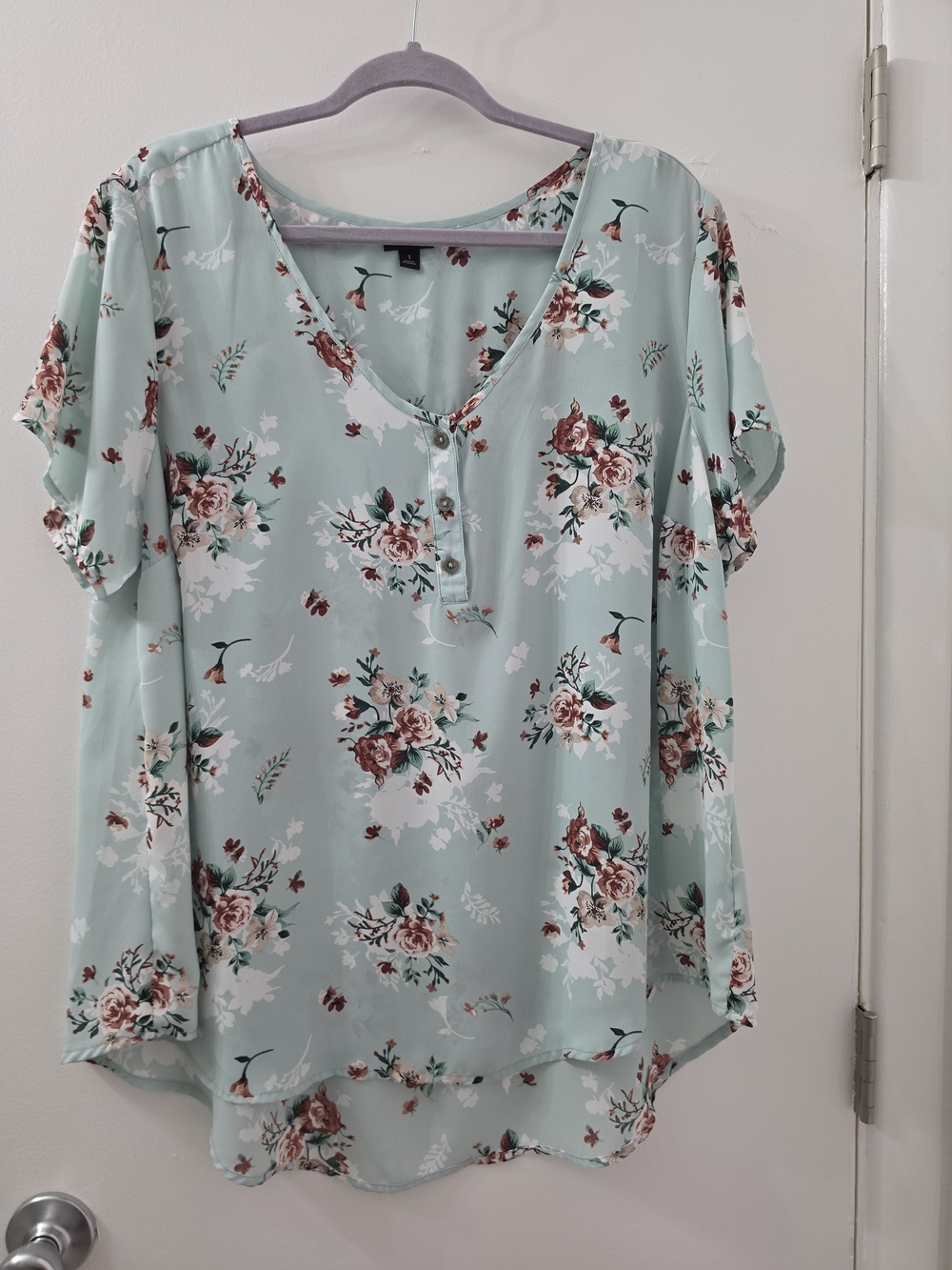 Torrid Mint Floral V-Neck Short Sleeve Blouse